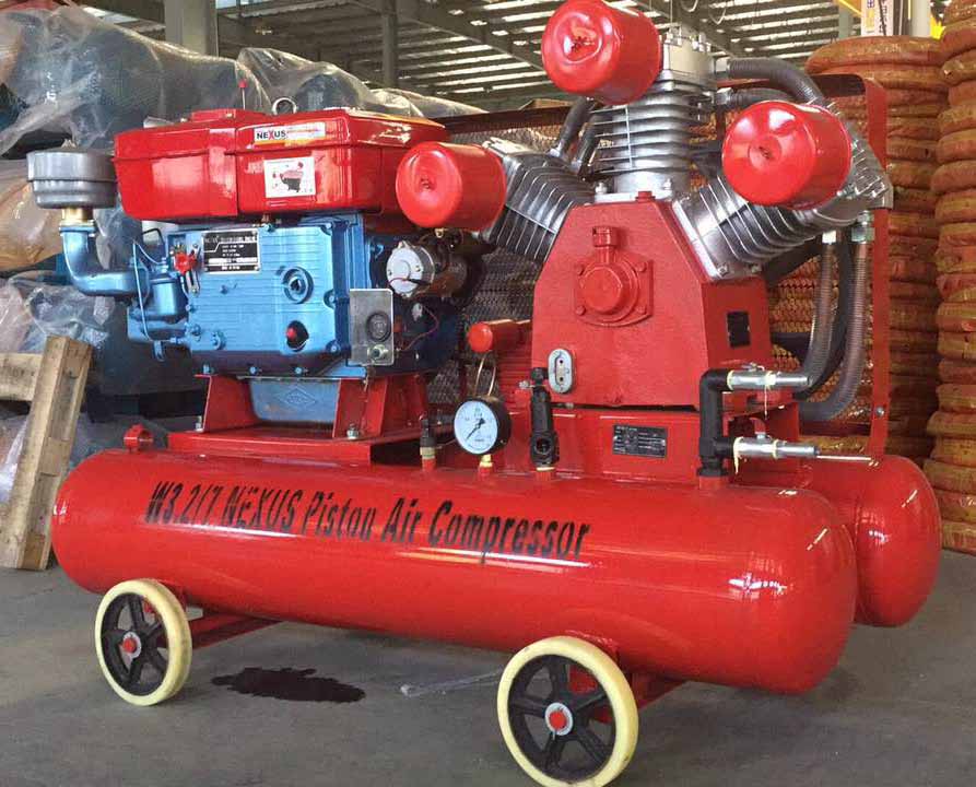 Portable diesel mobile piston air compressor for mining