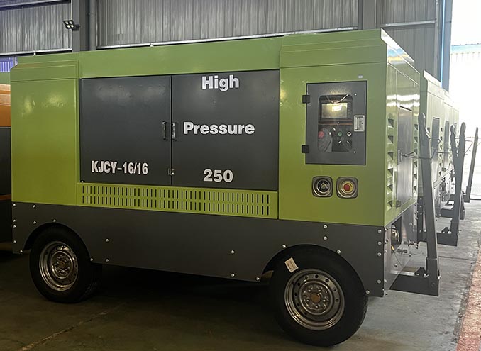 High pressure mining diesel mobile screw air compressor